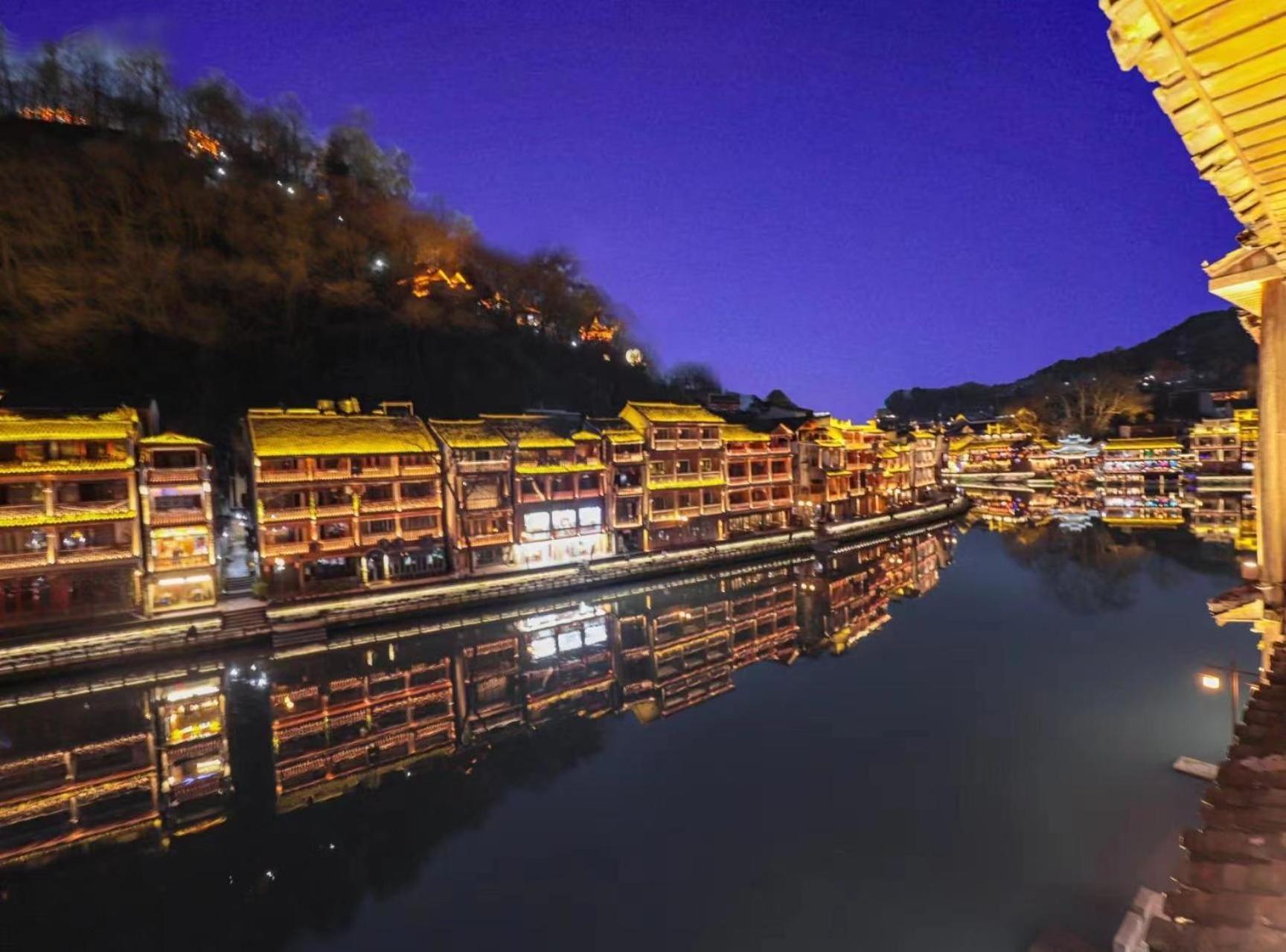 Fenghuang Ancient Town Lazy Cat Riverside Inn Zewnętrze zdjęcie