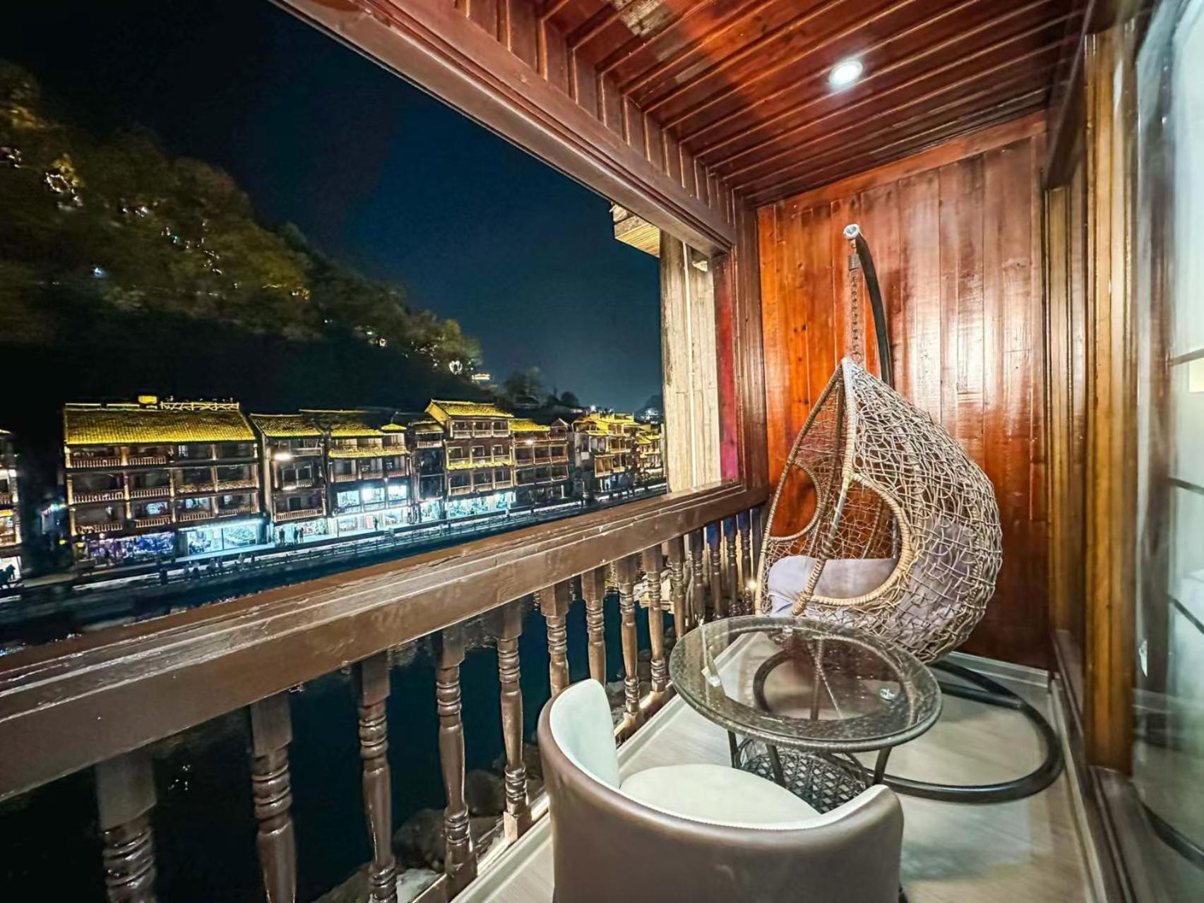 Fenghuang Ancient Town Lazy Cat Riverside Inn Zewnętrze zdjęcie